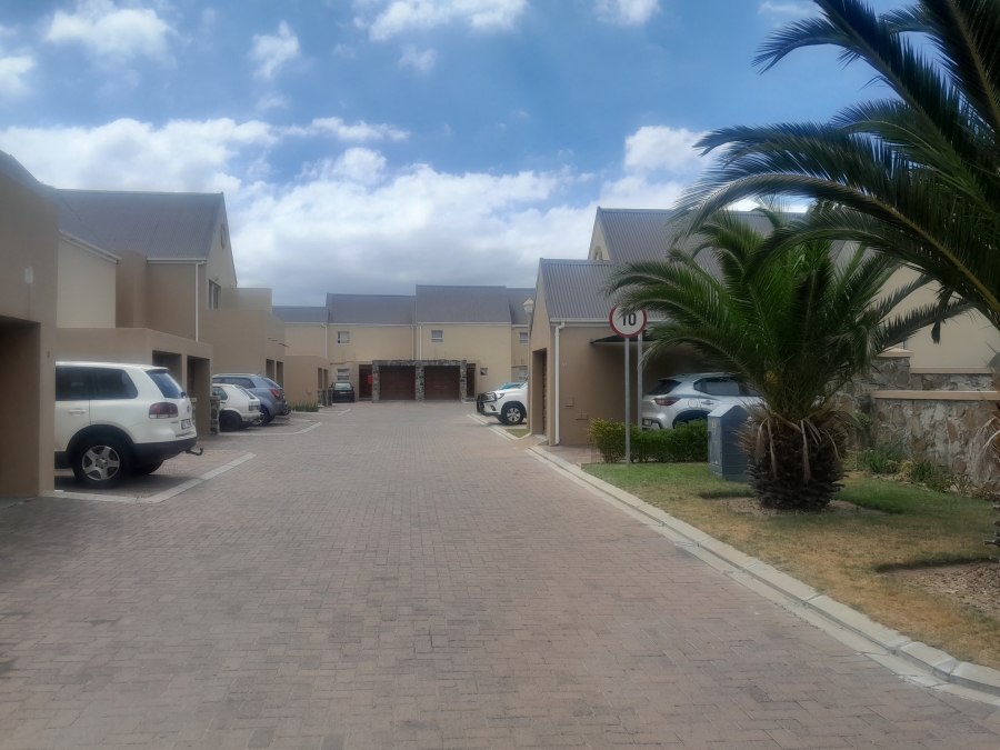 2 Bedroom Property for Sale in Whispering Pines Western Cape